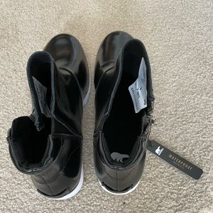 Sorel Harlow Zip 1929721010 Ankle Boot Black 9 US NWT